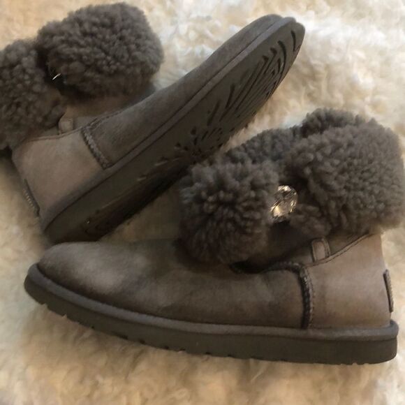 Ugg Gray suede and rhinestone boots. Fur booties 6 - Picture 4 of 8
